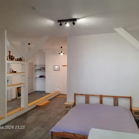 Skromny Apartman V Centru Chebu, 3. Floor Exterior photo