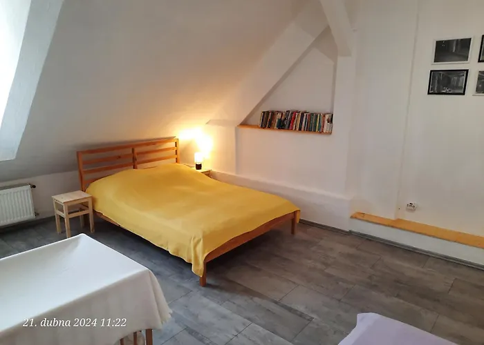 Skromny Apartman V Centru Chebu, 3. Floor